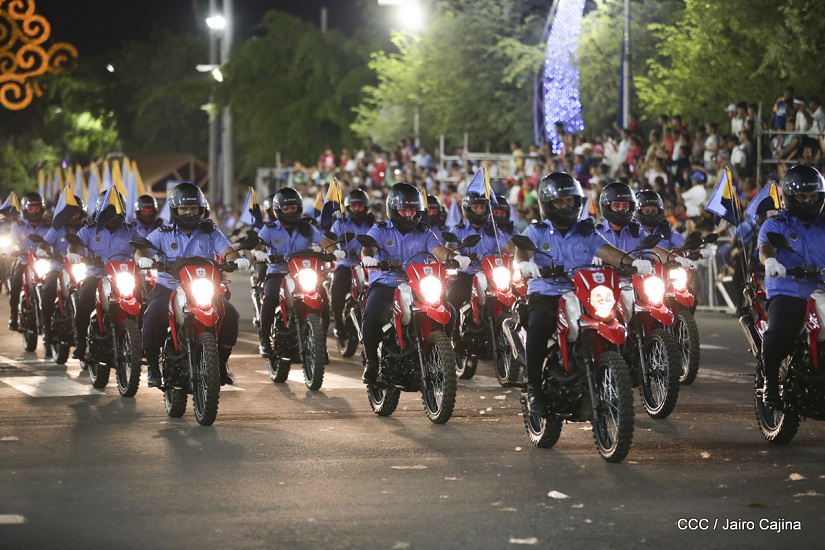 DESFILE1